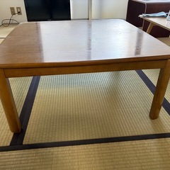 こたつテーブルの画像