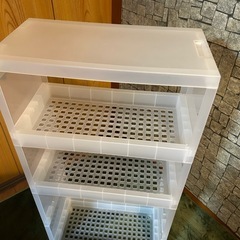 土日のみの出品　キャスター付き収納プラスチック製 キャビネット収納ケースの画像