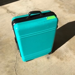 大型スーツケースの画像