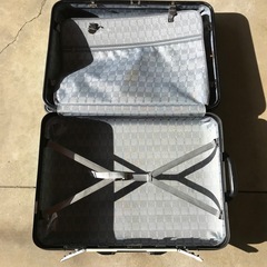 大型スーツケースの画像