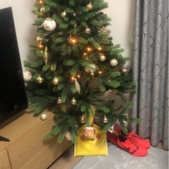 クリスマスツリー　　飾り付きの画像