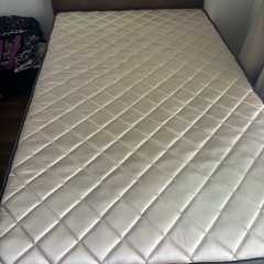 【2025年8月購入新品】ベッド　マットレスの画像