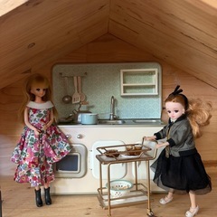 家具付リカちゃんハウス　木製　夢のドールハウス　引き取りのみ　　　の画像