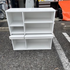 フラップ扉付き ディスプレイ収納の画像