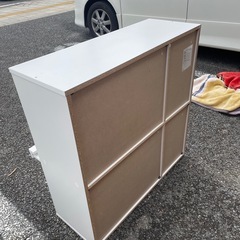 フラップ扉付き ディスプレイ収納の画像