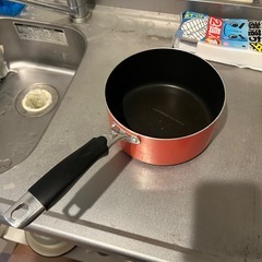 フライパン3点、ボール2点、ザルの画像