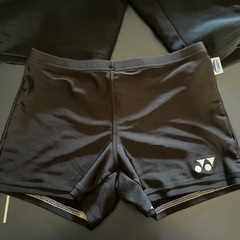 ヨネックスバトミントンウェアセットの画像