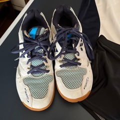 ヨネックスバトミントンウェアセットの画像