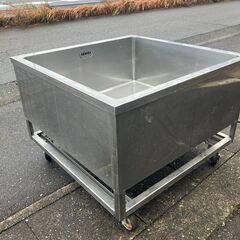  中古 大型 シンク ステンレス キャスター付 水槽 1100X1100X800 浴槽 ドッグバス ドブ漬け 愛知県 一宮市 名古屋 稲沢 江南 岩倉 岐阜 羽島 各務ヶ原 三重 愛知 グッドプライス一宮の画像