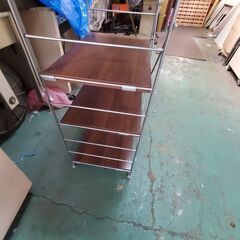 棚　スチールユニットシェルフ　中古品　木製棚板４段　③ 　引き取りまたは近隣配送可（実費）の画像