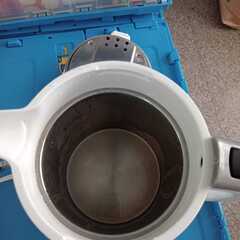 電気ケトル　トップバリュ　TVC-08　２０１４年製の画像