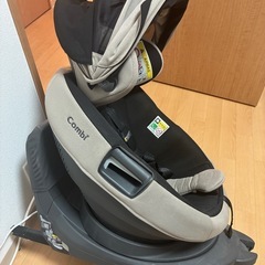 【お話中】conbi  THE S チャイルドシートの画像