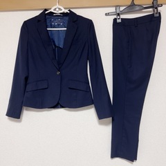 パンツスーツの画像