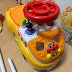 アンパンマン　よくばりビジーカーデラックスの画像