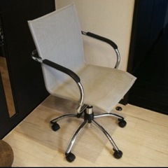 【最終値下げ•美品】デスクチェアの画像