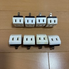 電気コンセント用延長コードや3口タップの画像