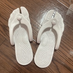 組み立て　スリッパの画像