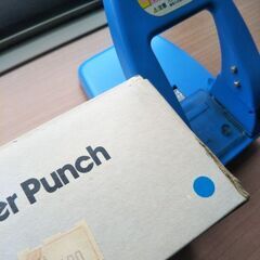 穴あきパンチの画像