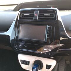 ❑全国自社ローン対応❑      ●平成28年4月登録トヨタプリウスS 4WDの画像