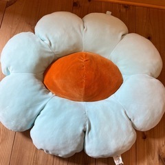 ふわふわもふもふ　犬？猫？クッション　ぬいぐるみ　の画像