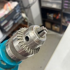 2512-512 マキタ 10mm 電動ドリル HP1030 通電確認済み 中古の画像