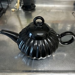 黒いティーポットの画像