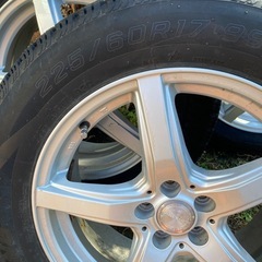 スタッドレスタイヤ　4本　ホイール付　スバルフォレスターで使用　
225-60-17の画像