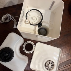 【中古】山善　加湿器 加熱式 スチーム式 (木造約6畳 / プレハブ約9畳) アロマオイル対応 タンク容量 2.5Lの画像