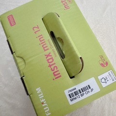 【新品未使用】instax mini12 ブロッサムピンク　本体　フィルム3つ付きの画像