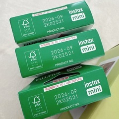 【新品未使用】instax mini12 ブロッサムピンク　本体　フィルム3つ付きの画像
