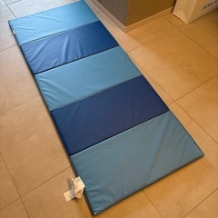 IKEA イケア　プレイマット　ブルー　子供部屋　ペット　お昼寝の画像