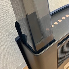 セラミックヒーター　加湿機能付き　QUADS  自動ルーバー機能付 加湿大風量セラミックヒーター MOVING HEAT MOIST　の画像