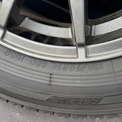 スタッドレスタイヤ４本アルミホイールセット185/70/R14の画像