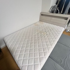 ニトリのダブルベット＋マットレスの画像