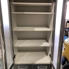 食器棚の画像