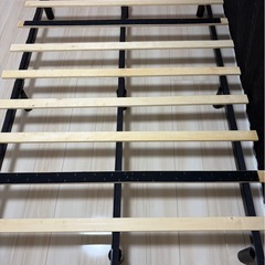 脚付きマットレスベッド ダブルベッド の画像