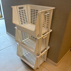 収納　カゴ　バスケット　３段　ホワイトの画像