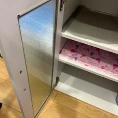 収納棚の画像