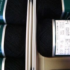 毛糸　いろいろ　裁縫　編み物　手芸　全部で３００yenの画像
