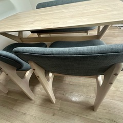 ニトリ✨12/31までに引取可能な方リビングダイニングテーブル4点セットの画像