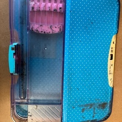 青色リボン装飾付き筆箱の画像