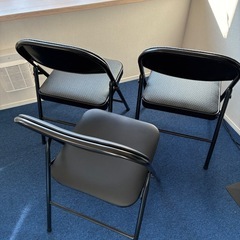 パイプ椅子　3つの画像