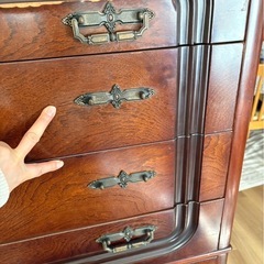 【処分】アンティーク調高級木製チェスト木製タンス昭和茶箪笥の画像