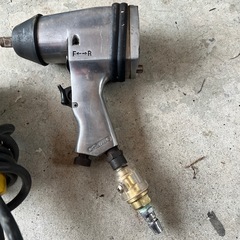 工具類４点セット　工具箱　インパクト　電動ドリル　　エアーホースの画像