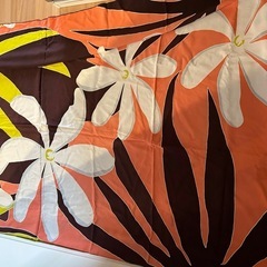ハワイアン柄薄いパレオ生地の画像