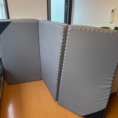 ニトリ　マットレス　(セミダブル)の画像
