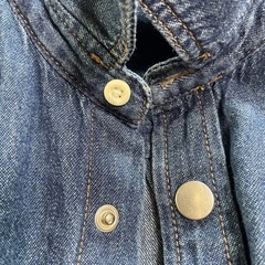ジーユー (GU)⭐️デニムシャツ　140cm メタルのスナップボタン (シルバー)の画像