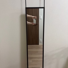 ニトリ　高さが調節可能なドア掛けミラー の画像