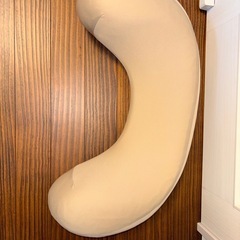 ergobaby Natural Curve 授乳クッション グレー 箱付きの画像