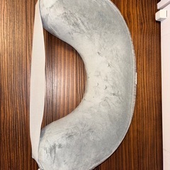 ergobaby Natural Curve 授乳クッション グレー 箱付きの画像